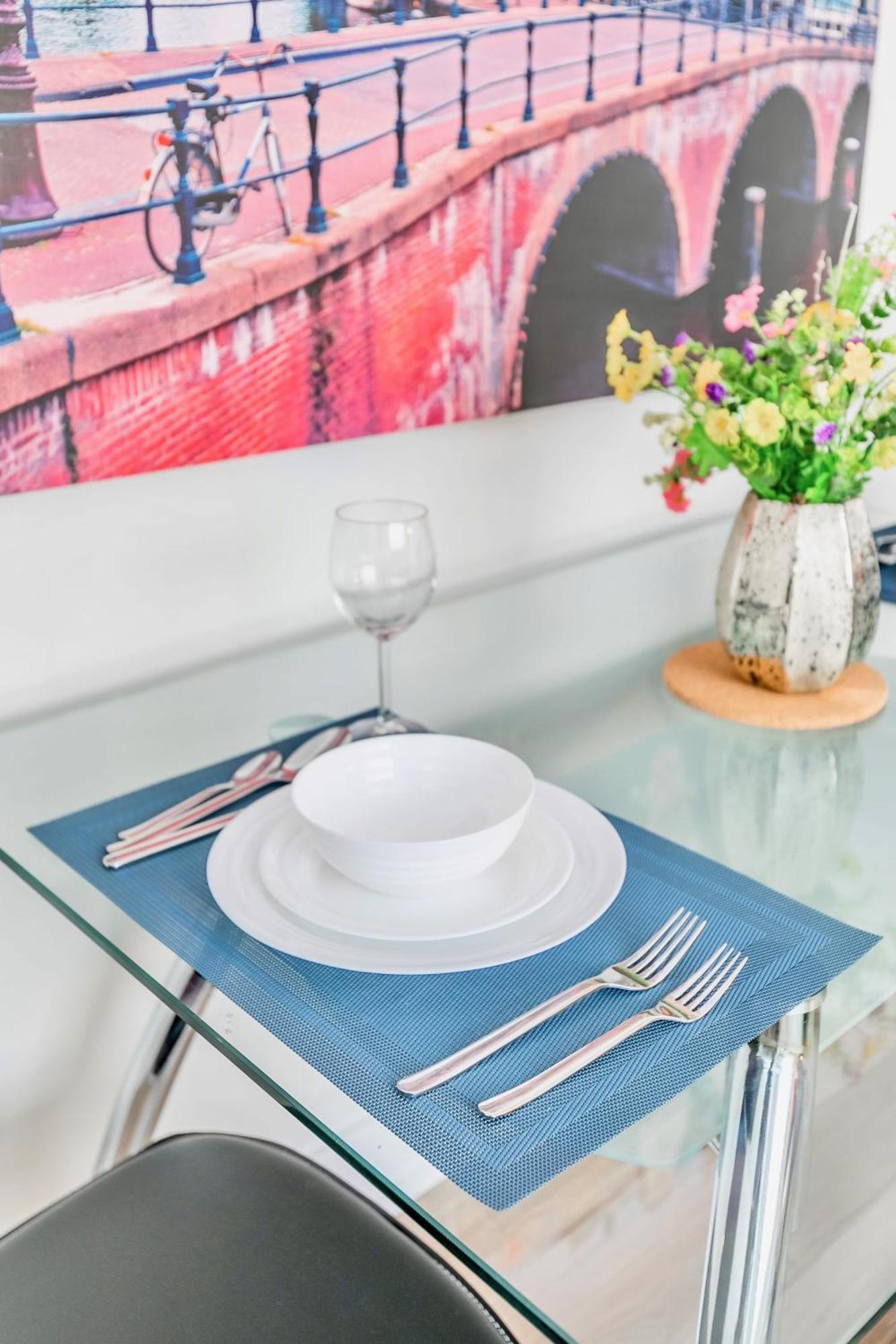 Modern Apartment In Corktown Hamilton Sleeps 4 Екстер'єр фото