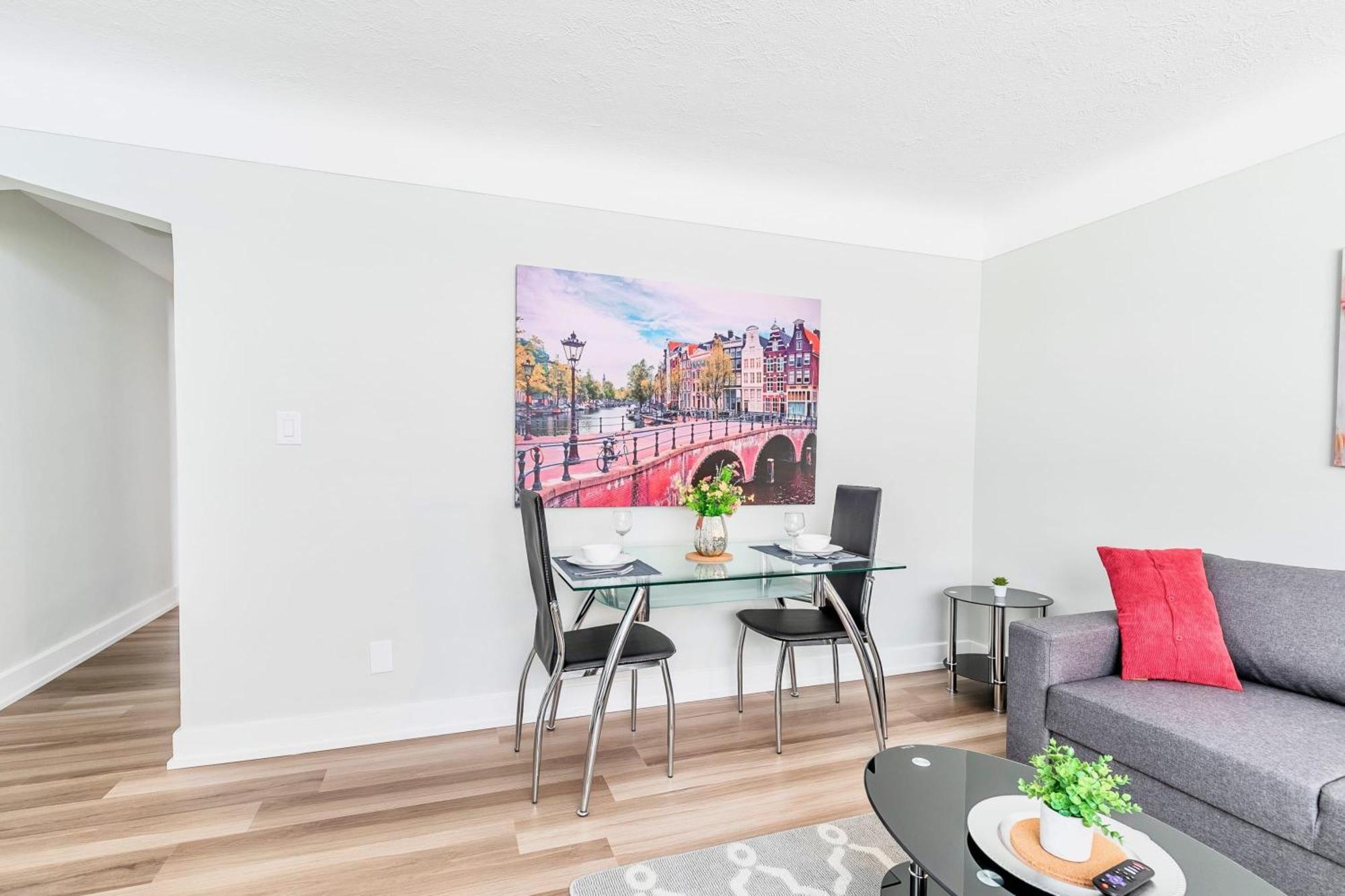 Modern Apartment In Corktown Hamilton Sleeps 4 Екстер'єр фото