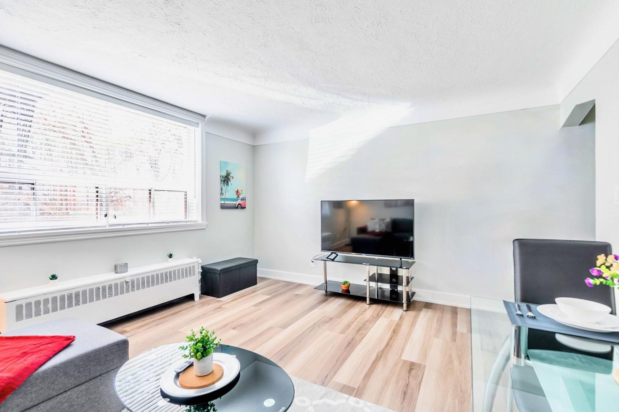 Modern Apartment In Corktown Hamilton Sleeps 4 Екстер'єр фото