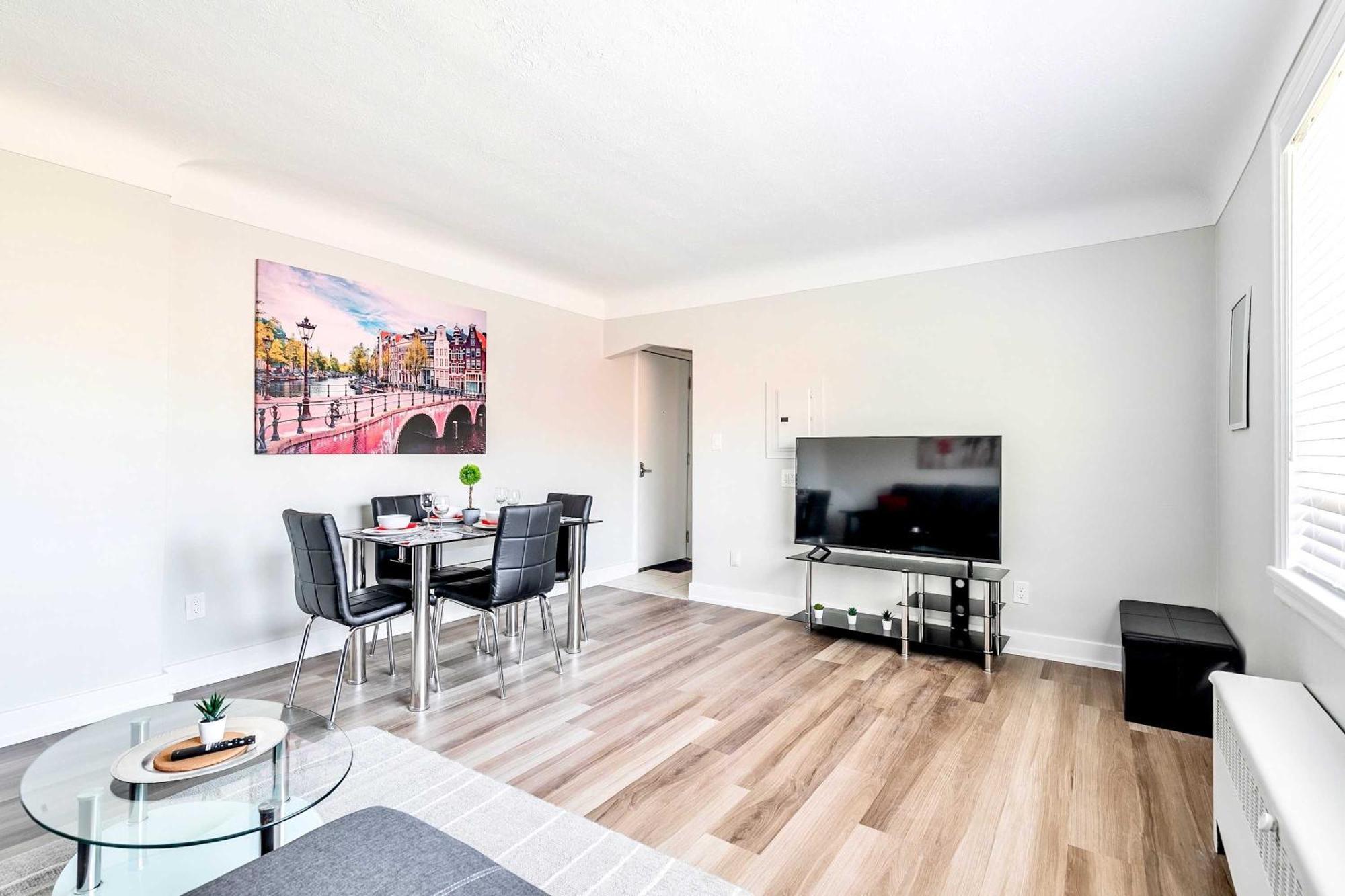 Modern Apartment In Corktown Hamilton Sleeps 4 Екстер'єр фото
